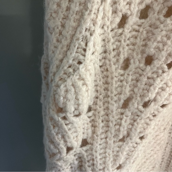 Aritzia Little Moon Rosella Sweater Pearl Button - Picture 6 of 11